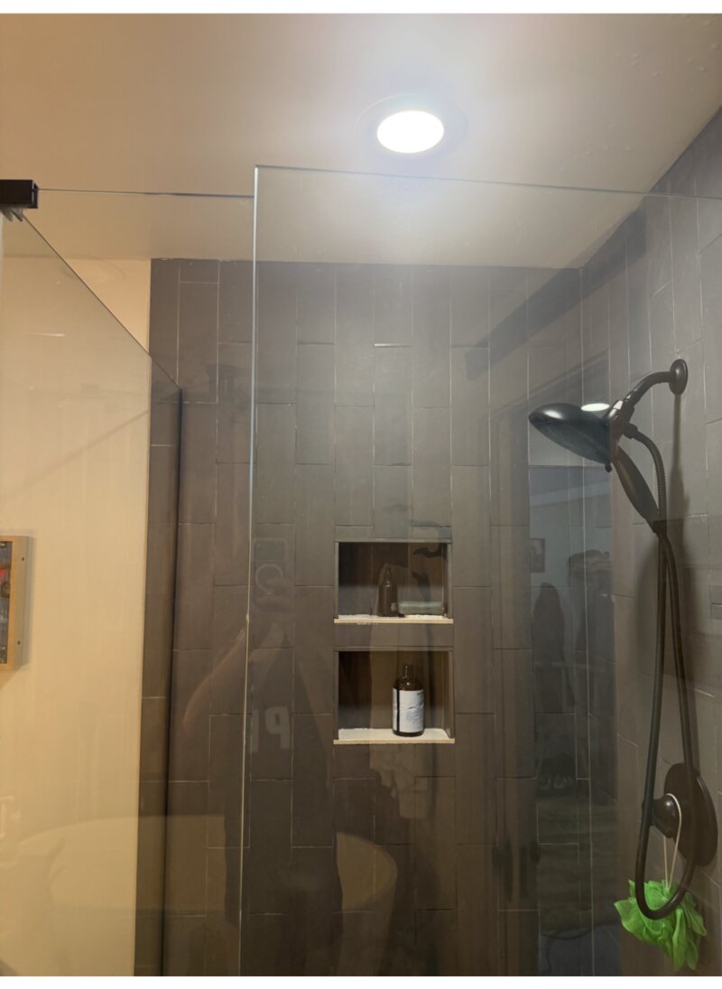 Shower glass after cleaning — crystal clear