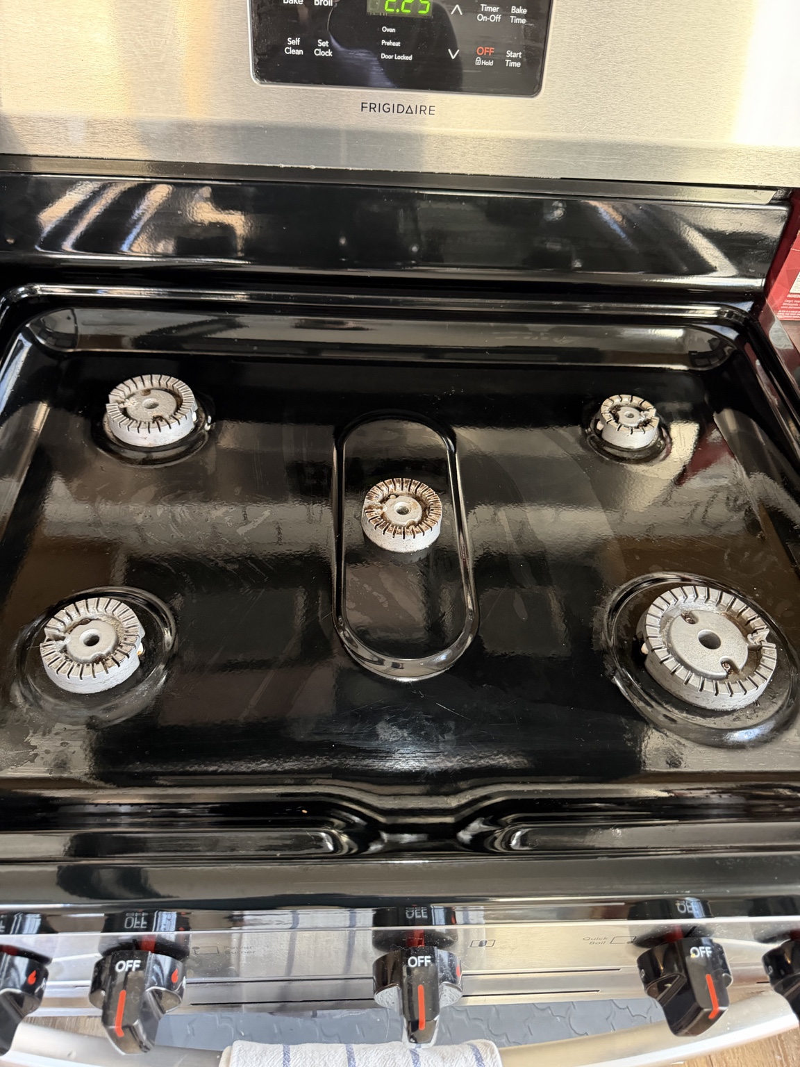 Stove after cleaning — sparkling clean surface